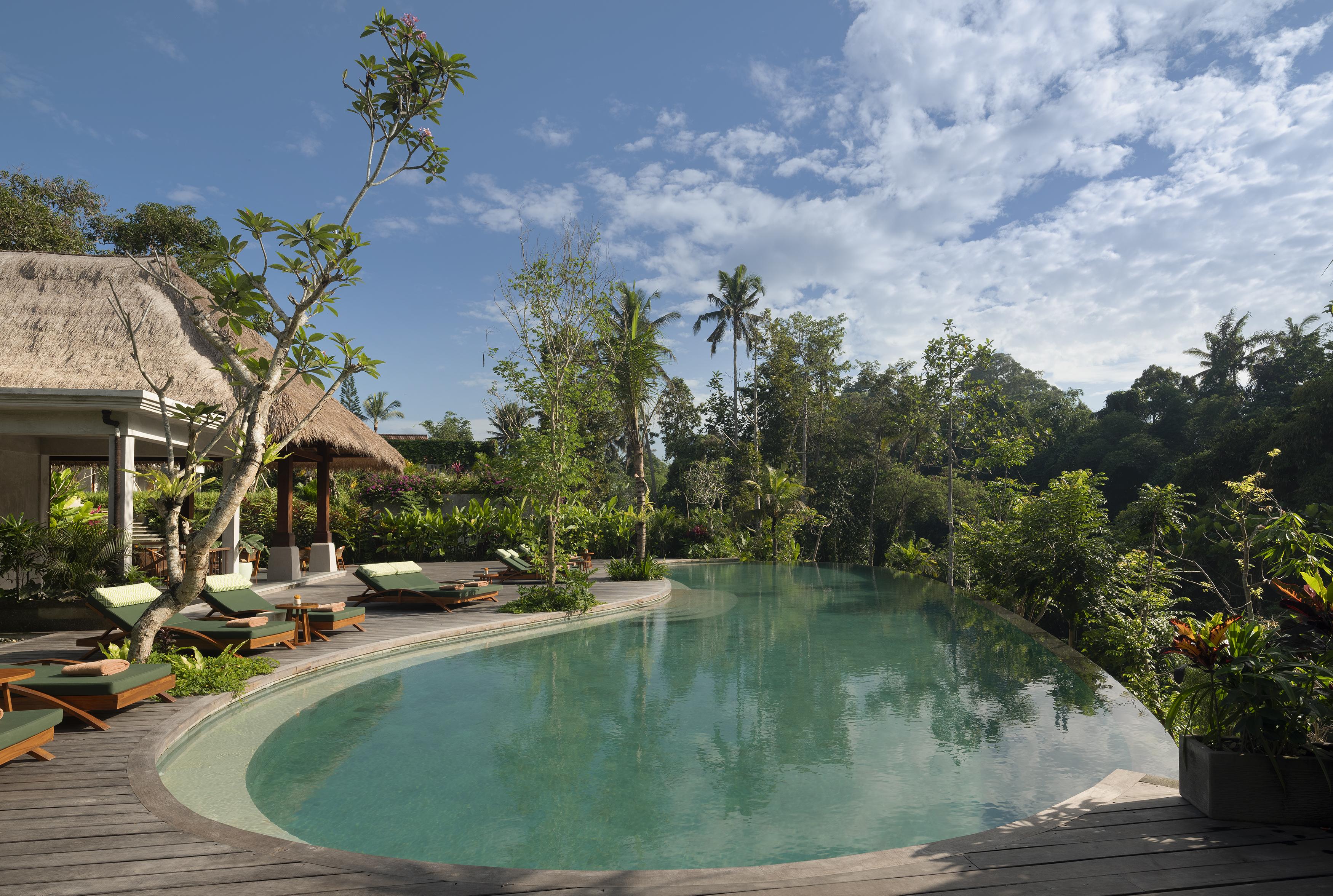 فندق Adiwana Suweta أوبود المظهر الخارجي الصورة A swimming pool in Bali, Indonesia